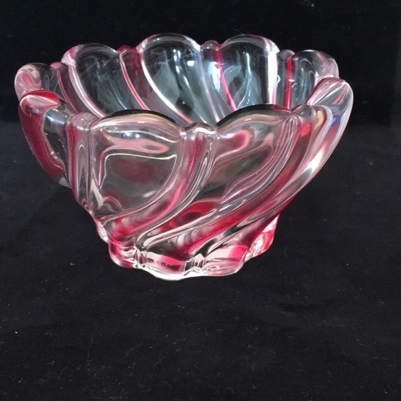 Mikasa Peppermint Red swirl crystal bowl/ Scalloped edges - Picture 1 of 5